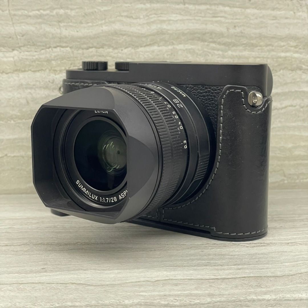 (Pre-Owned) 19056 LEICA Q2 MONOCHROM BUNDLE
