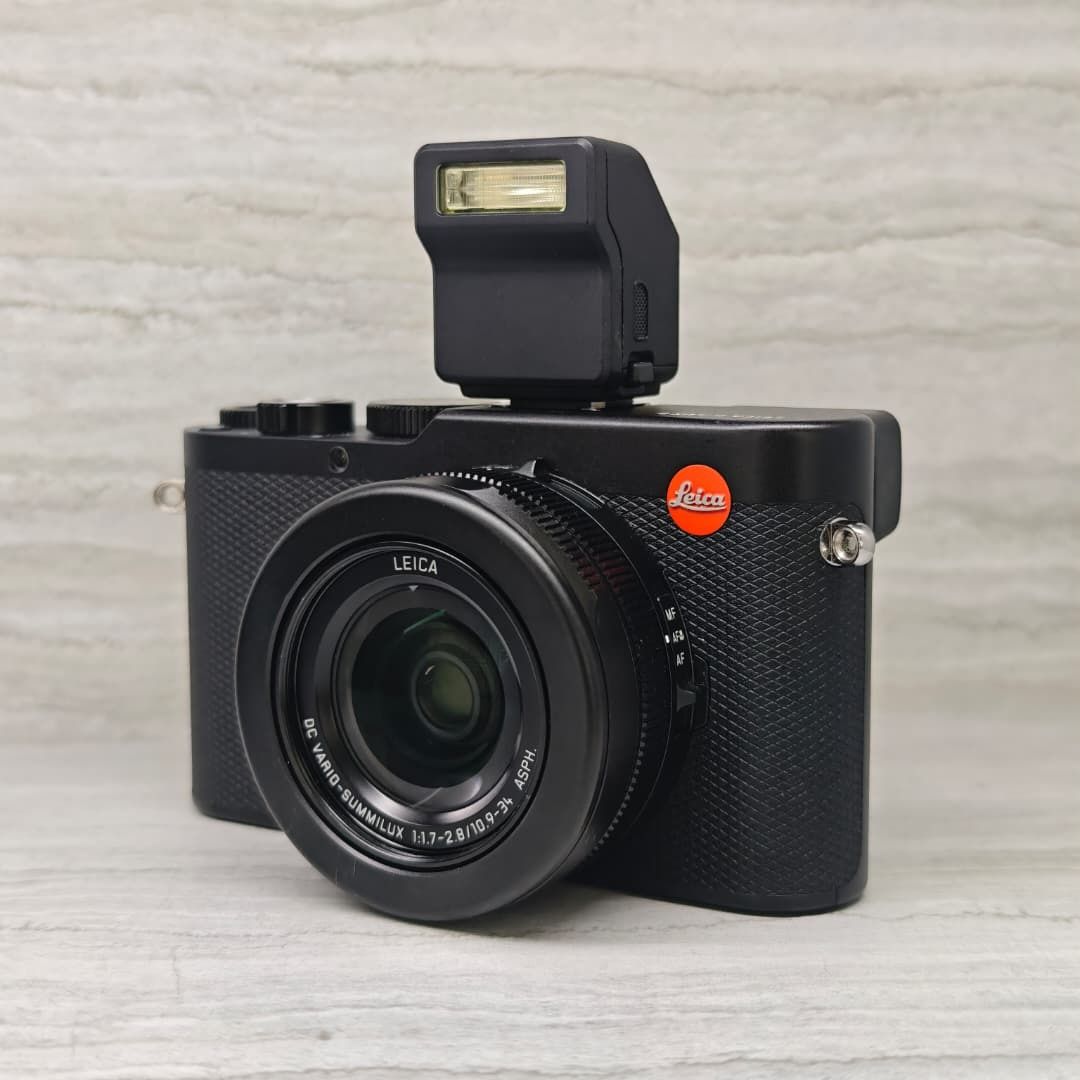 (Pre-Owned) 19191 LEICA DLUX8