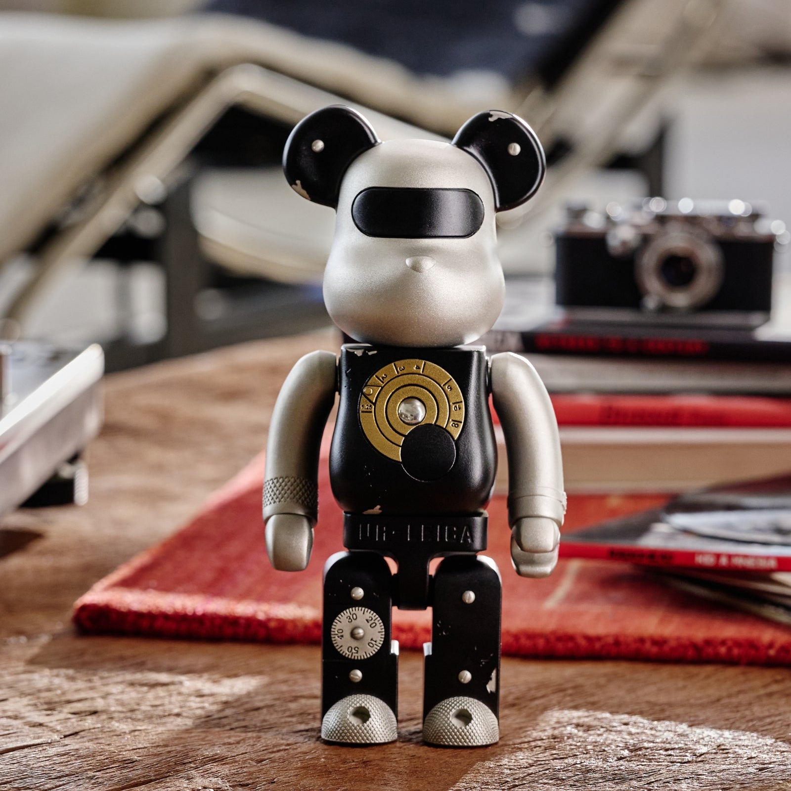 Leica BE@RBRICK Royal Selangor 400%