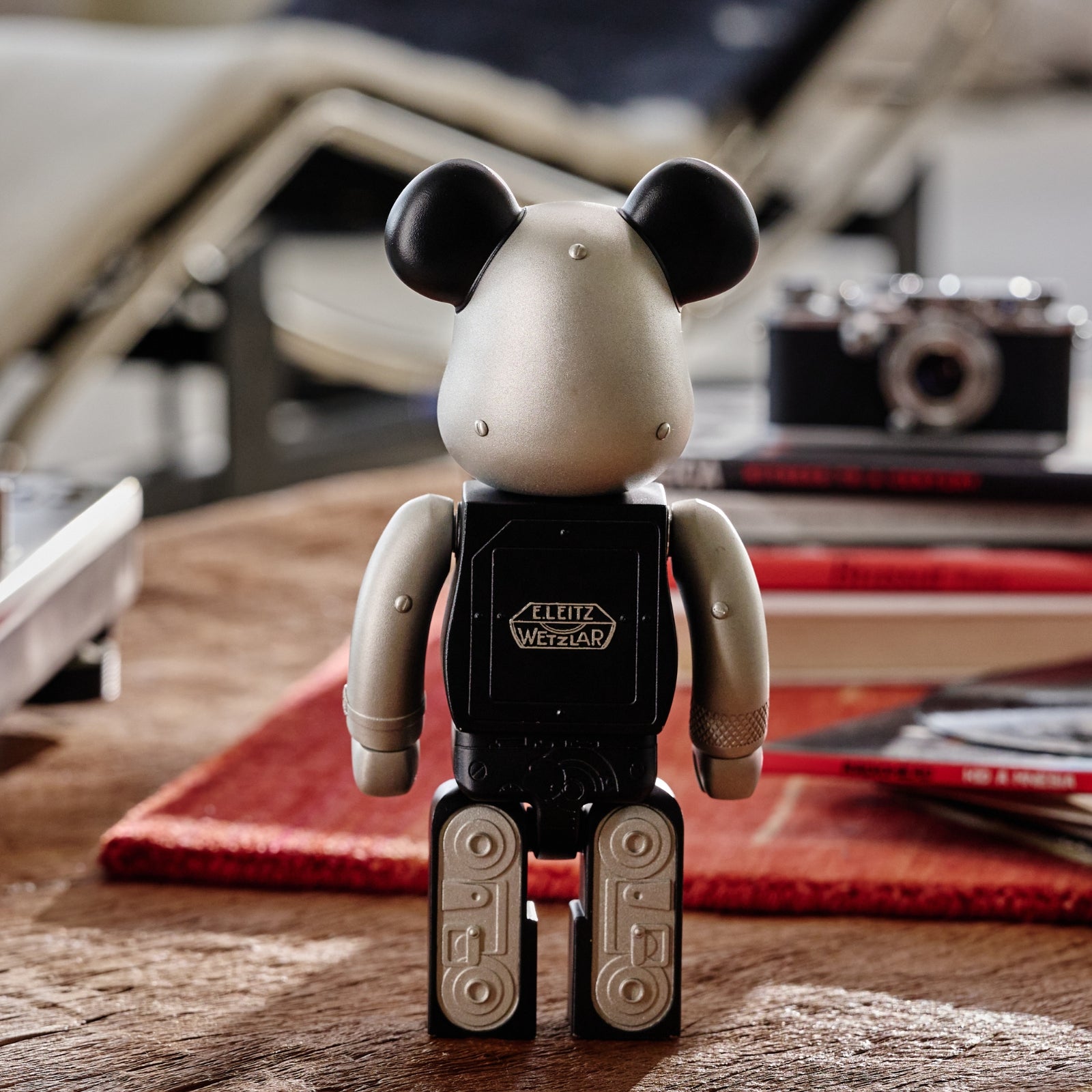 Leica BE@RBRICK Royal Selangor 400%