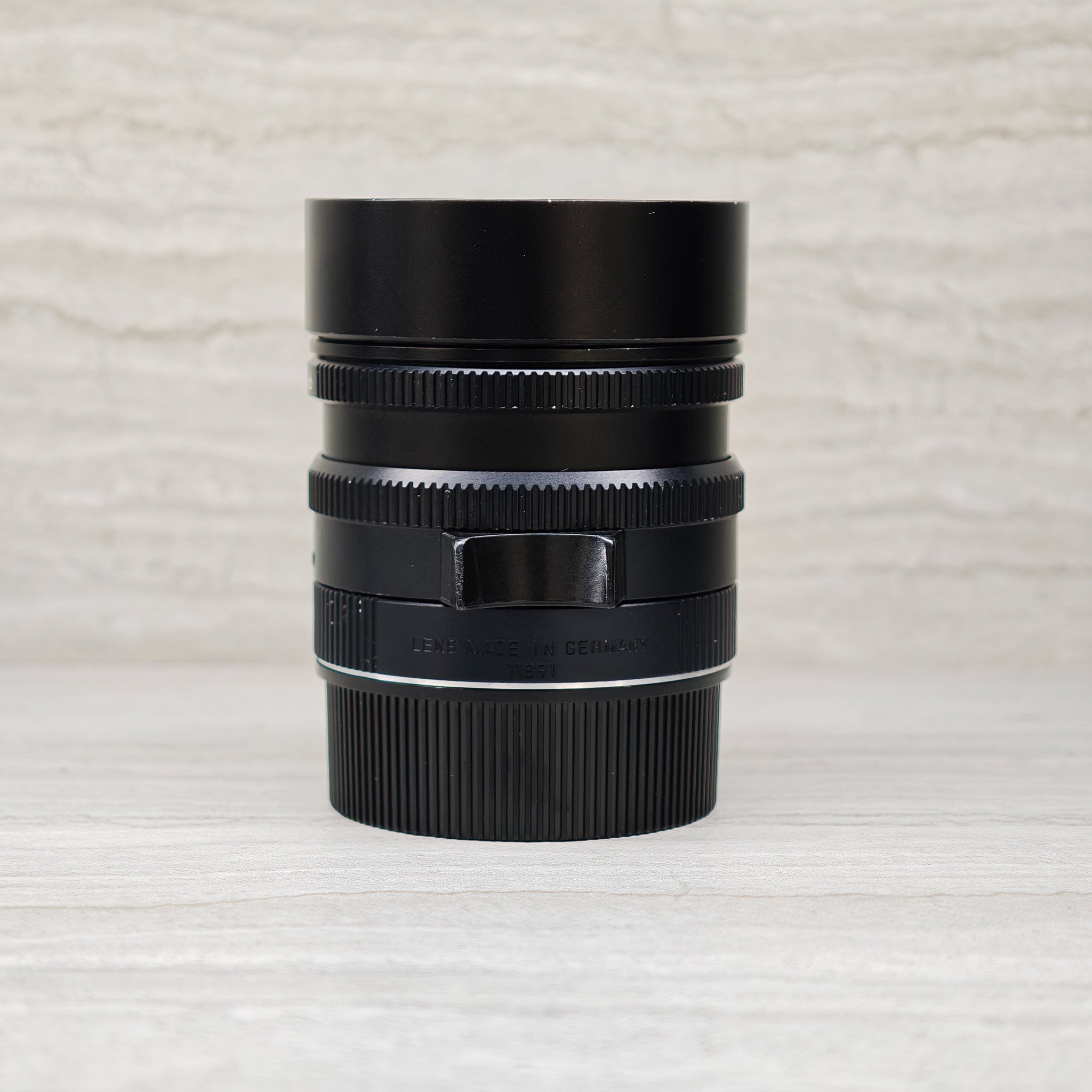 (Pre-Owned) 11891- Leica Summilux-M 50mm f1.4 Black