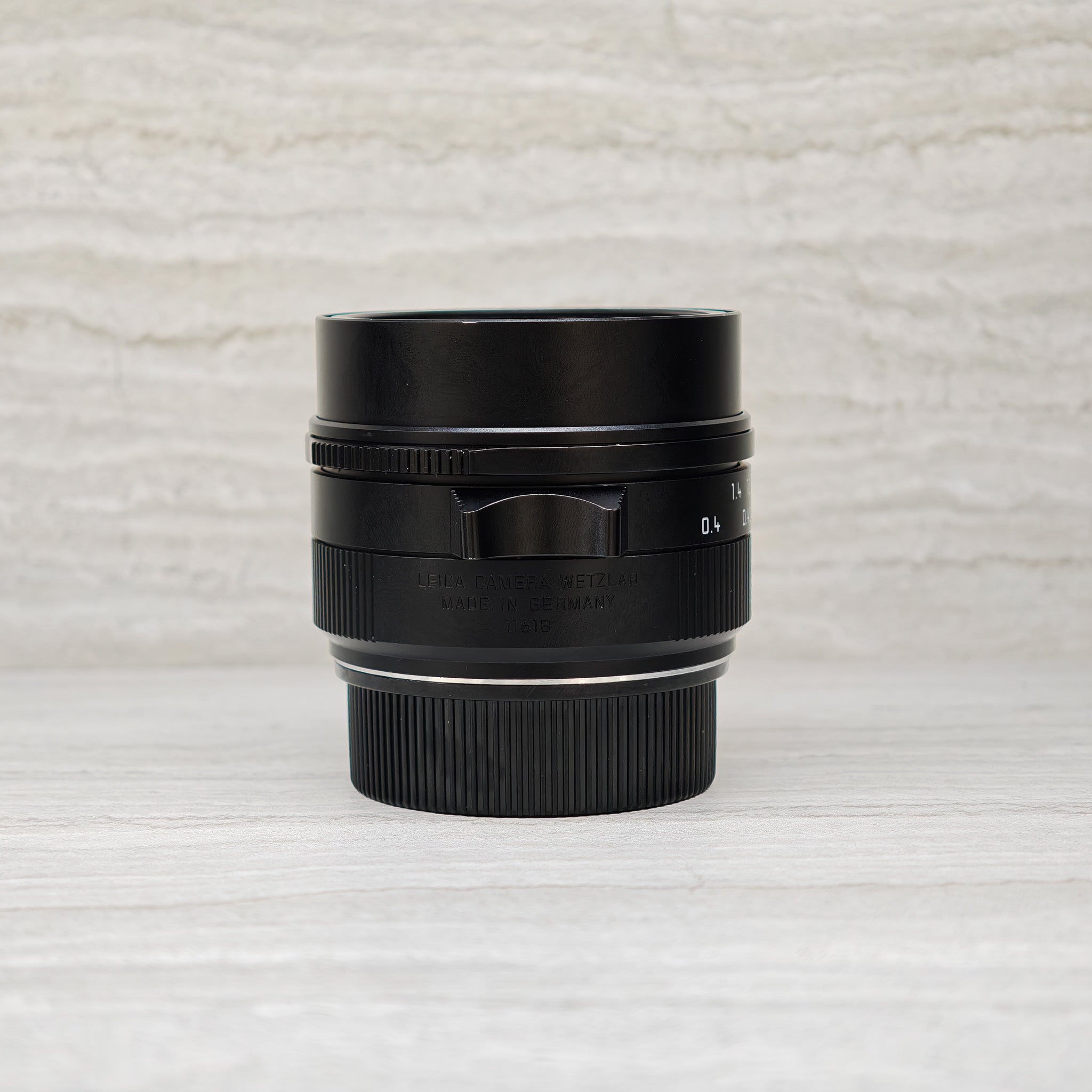 (Pre-Owned) 11618- Leica Summicron-M 28mm f2