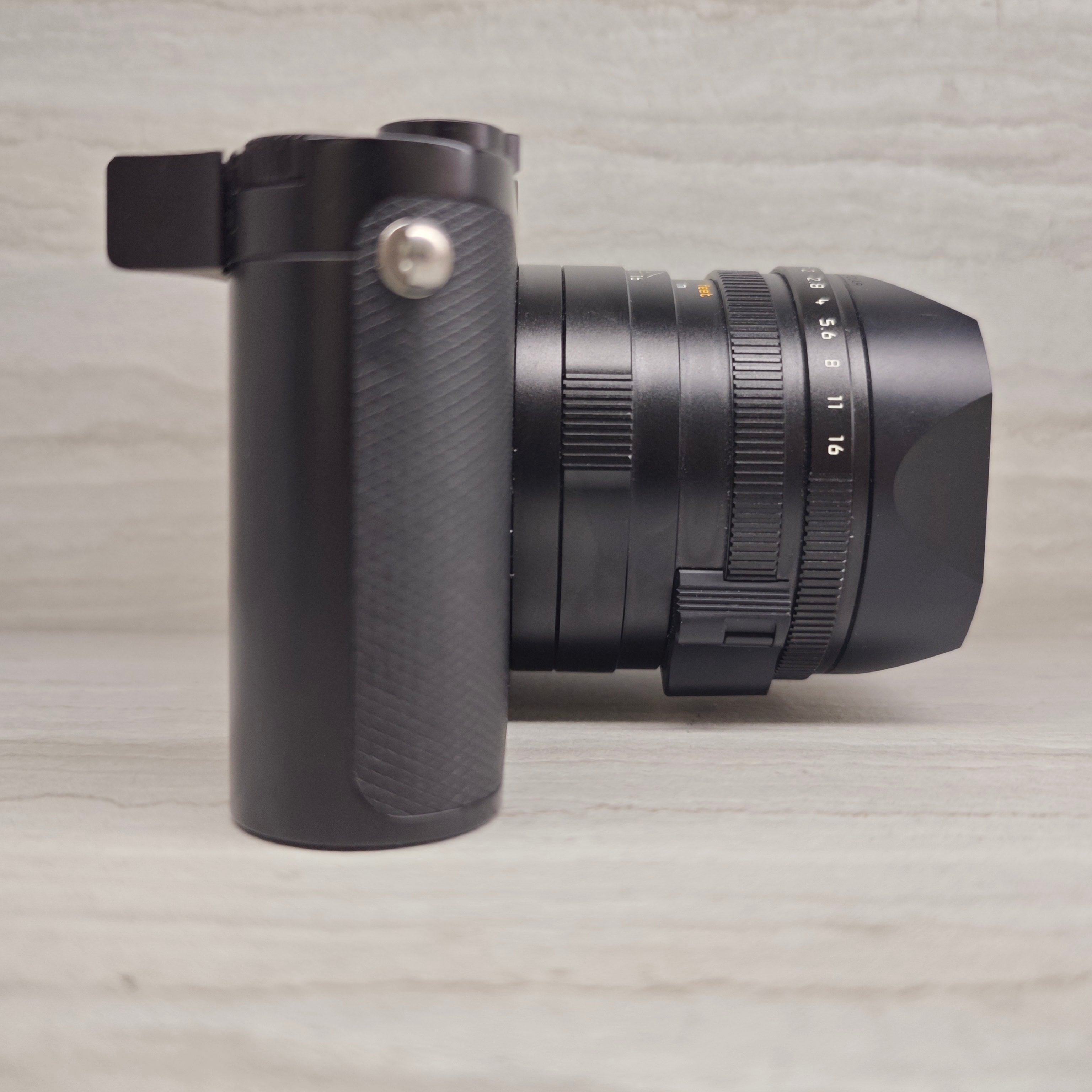 (Pre-Owned) LEICA Q3 black + Thumb Support (5718298)