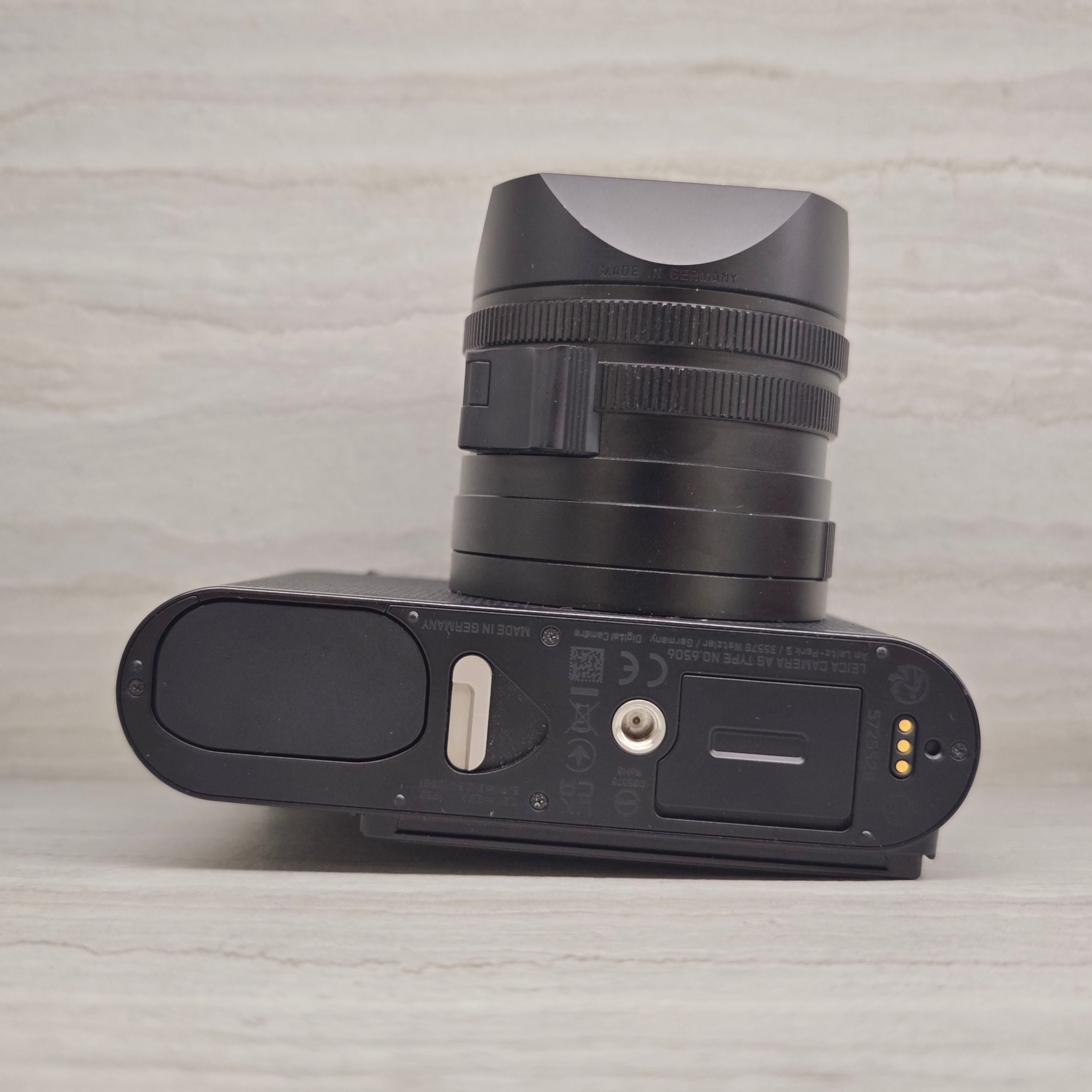 (Pre-Owned) LEICA Q3 black + Thumb Support (5718298)