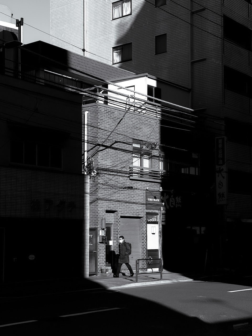 7 June | (Intermediate) Mobile Photography Workshop: Thematic (Street Monochrome)