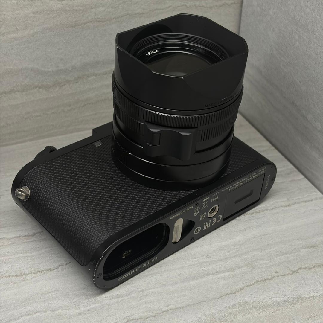 (Pre-Owned) 19051 LEICA Q2 & ACCESSORIES