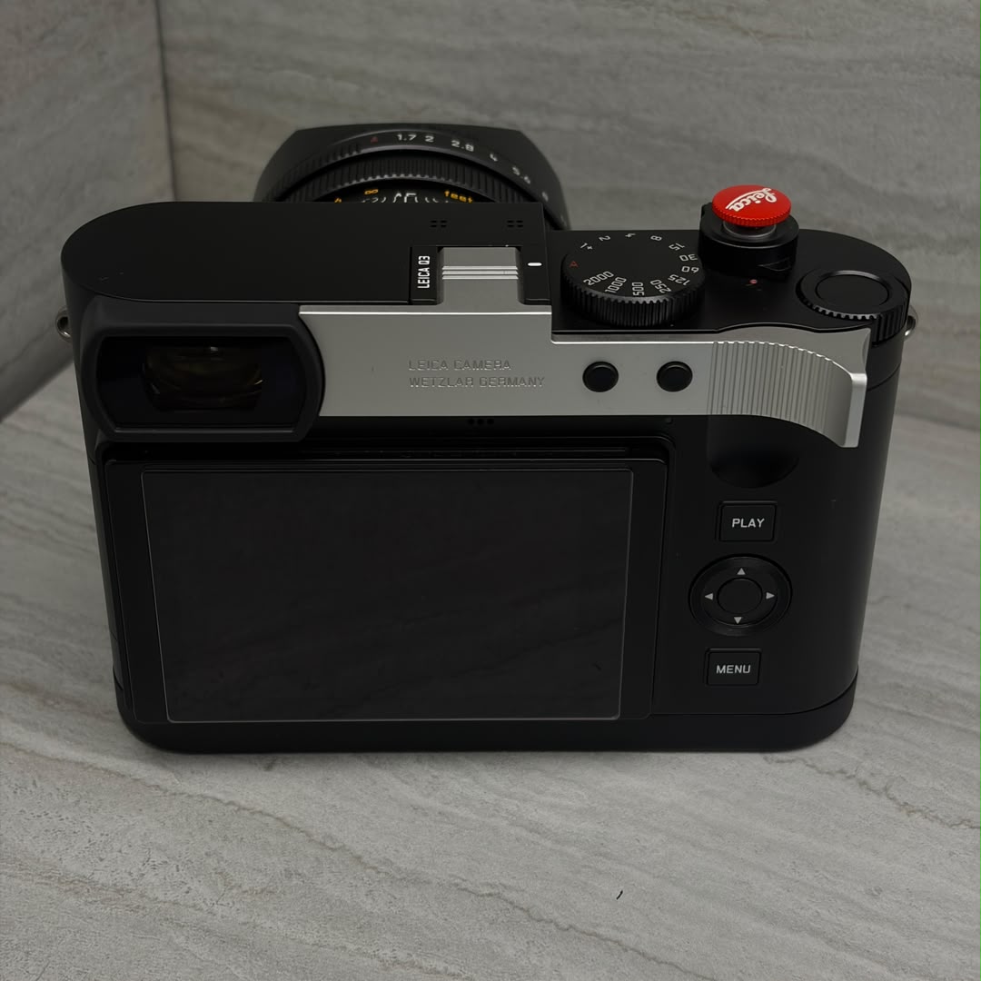 (Pre-Owned) LEICA Q3 BLACK WITH ACCESSORIES