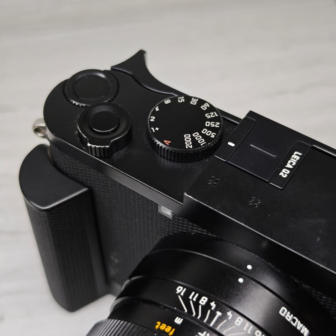 (Pre-Owned) 19051 LEICA Q2 & ACCESSORIES