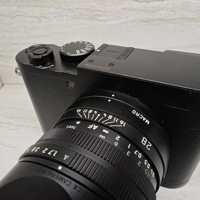 (Pre-Owned) 19056 Q2 MONOCHROME