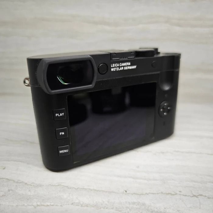 (Pre-Owned) 19056 Q2 MONOCHROME