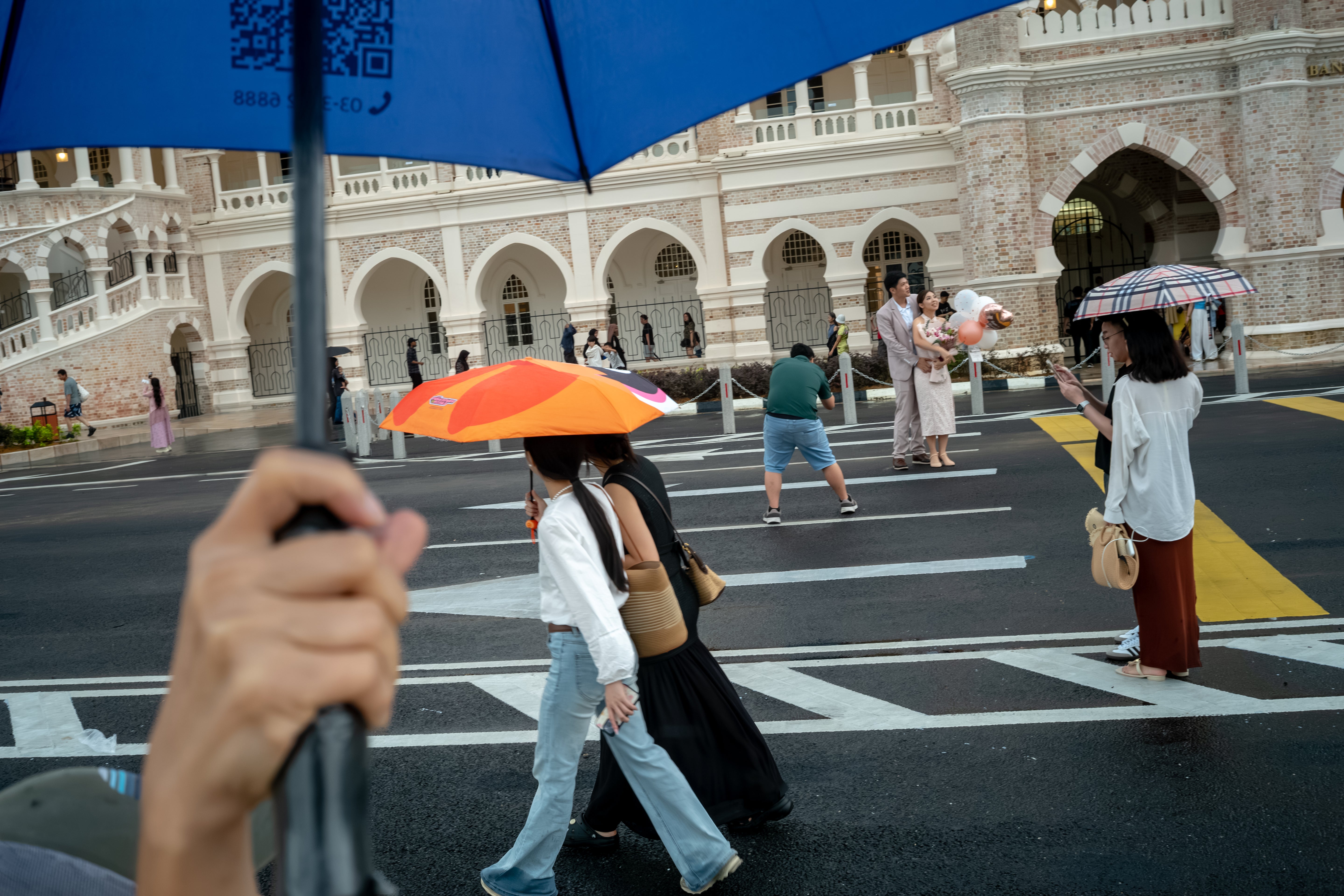 12 Apr | Leica Explore: Evening Light Study - Sultan Abdul Samad & The River of Life with Sanjit Das & Suzanne Lee