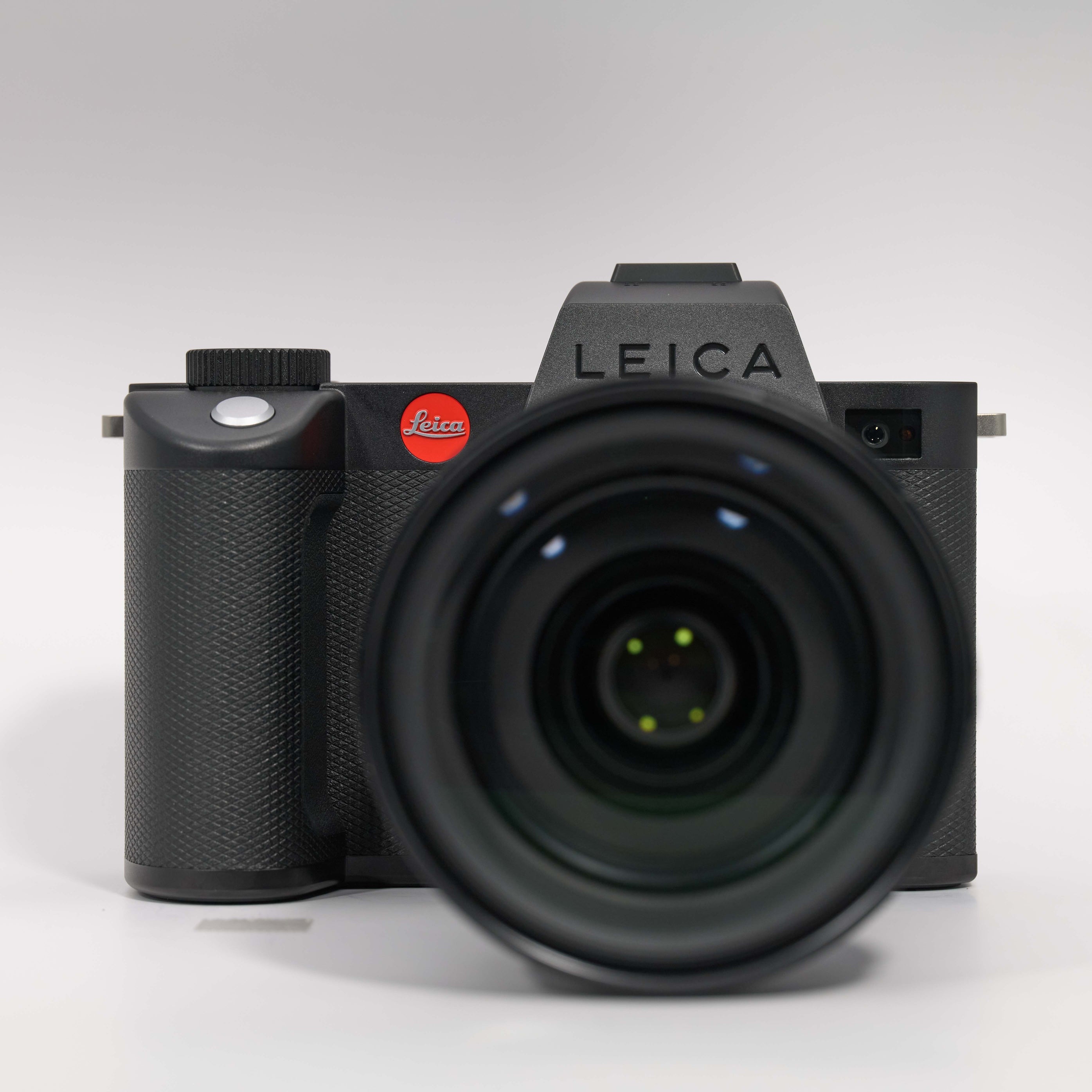 (YEAR END EXCLUSIVES - DEMO) LEICA SL2-S + Leica Vario-Elmarit-SL 24-70 f/2.8 ASPH.