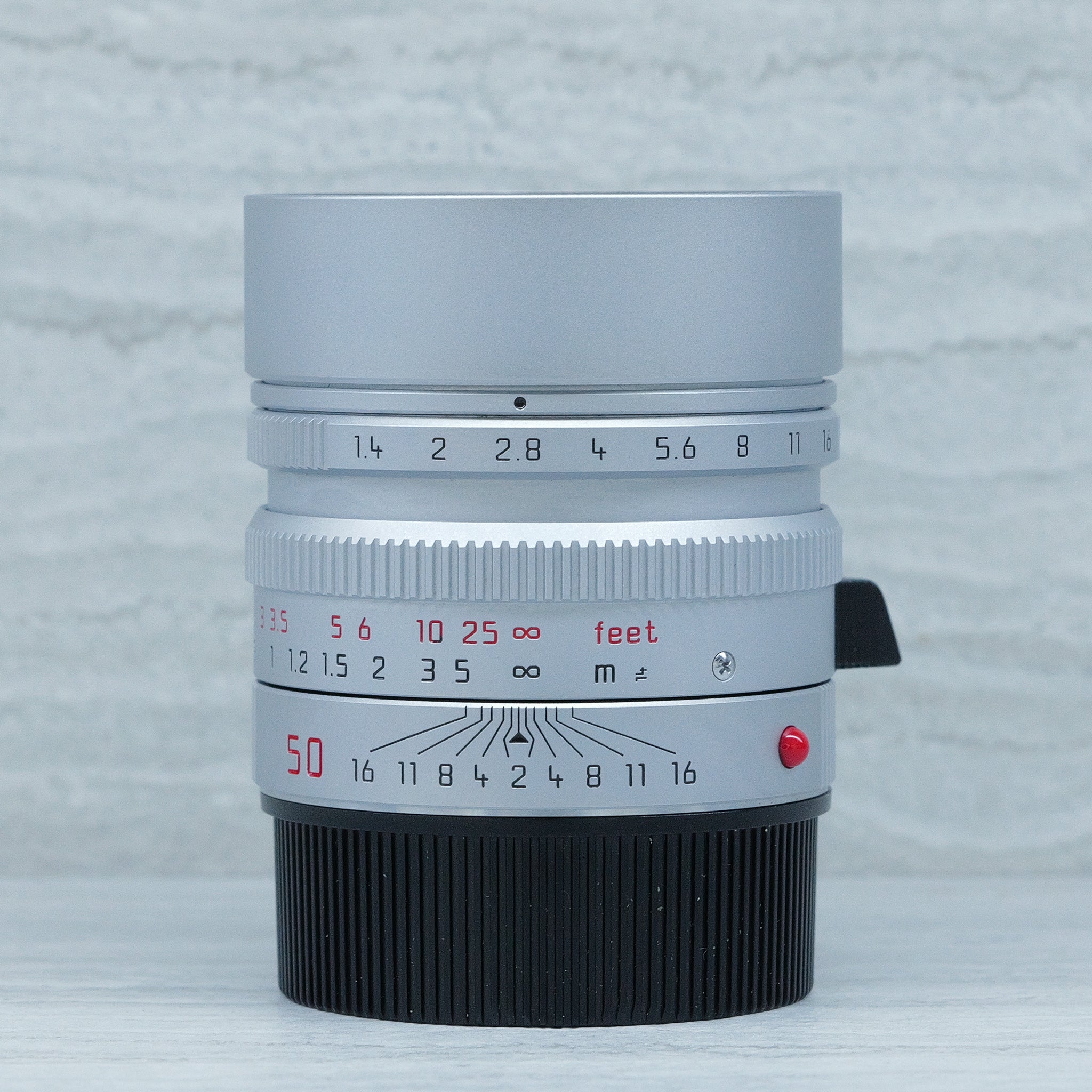 (Pre-Owned) Leica Summilux-m 50mm f1.4 silver