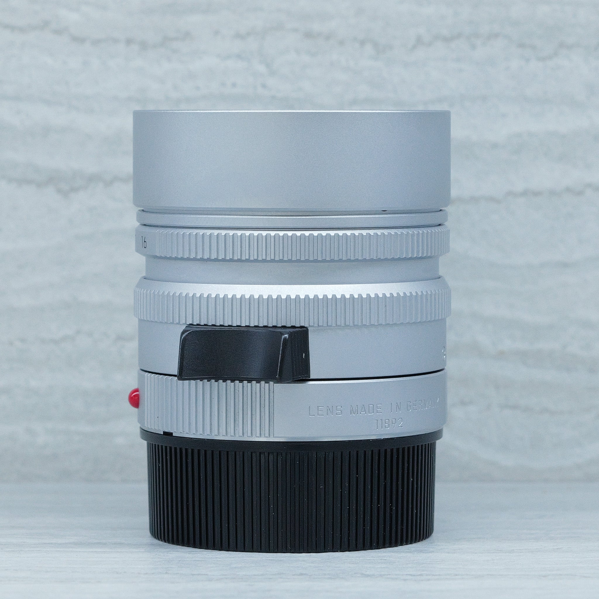 (Pre-Owned) Leica Summilux-m 50mm f1.4 silver