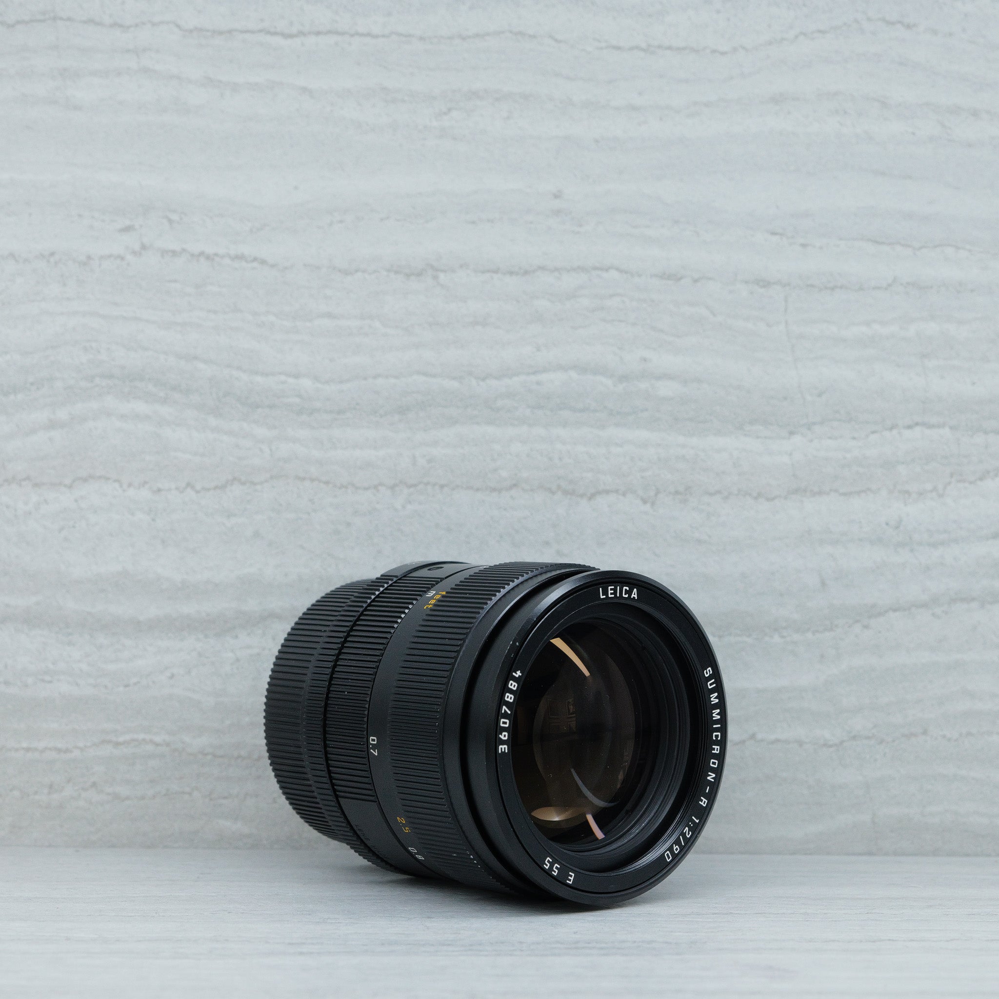 (Pre-Owned) Leica Summicron-R 90mm f/2, Black