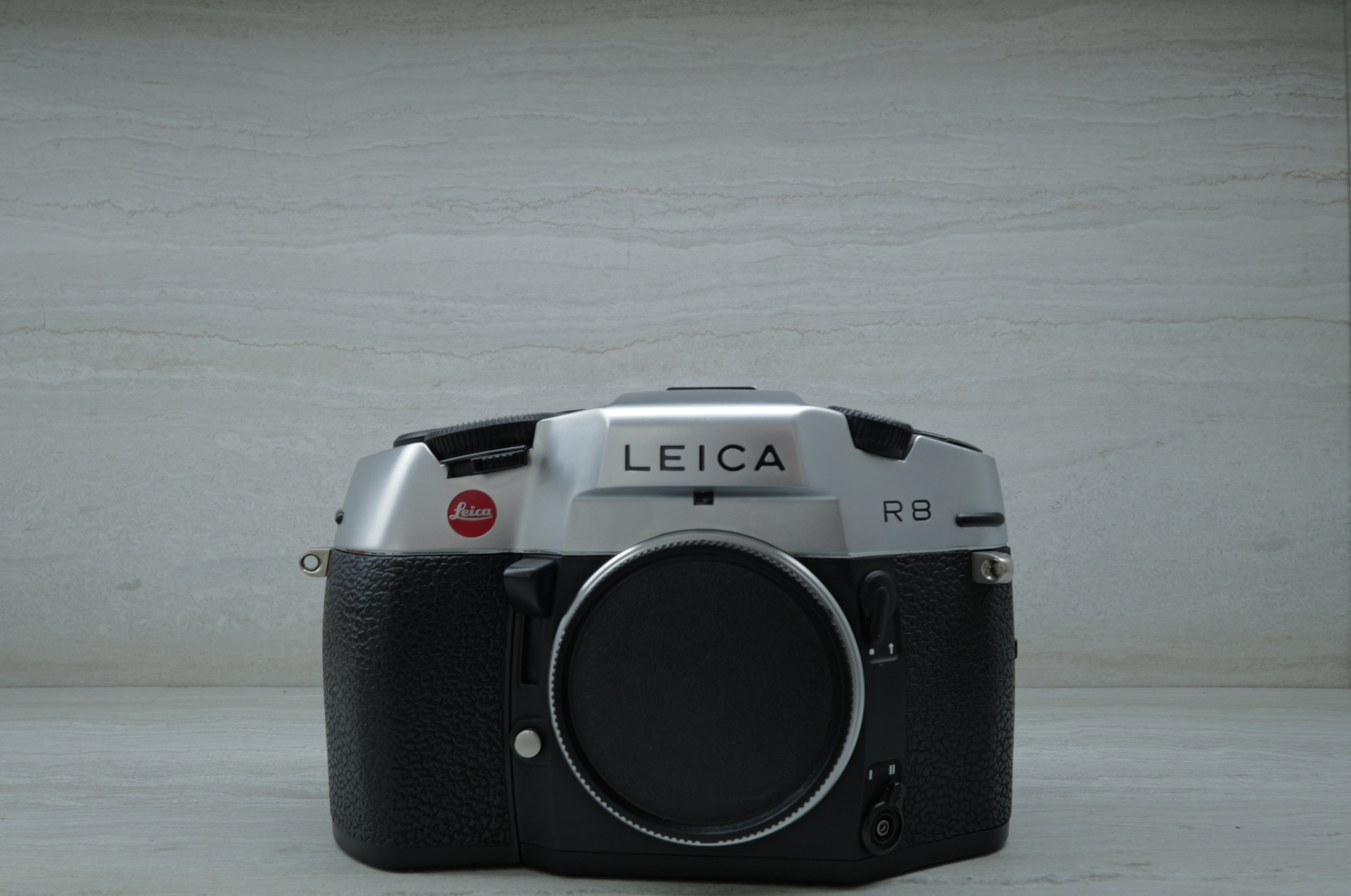 (Pre-Owned) Leica R8 Silver SN-2434401