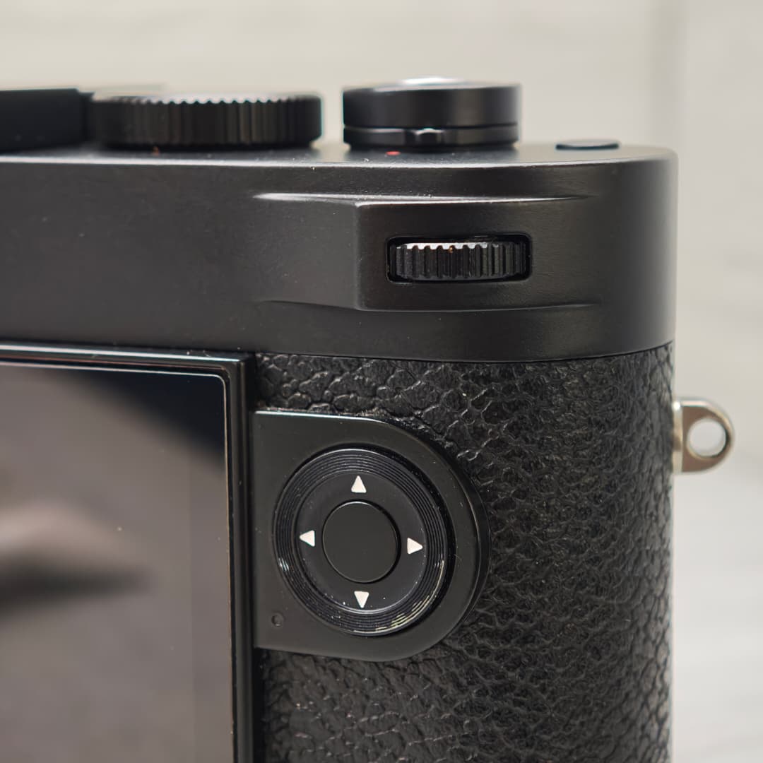 (Pre-Owned) 20200 M11 BLACK