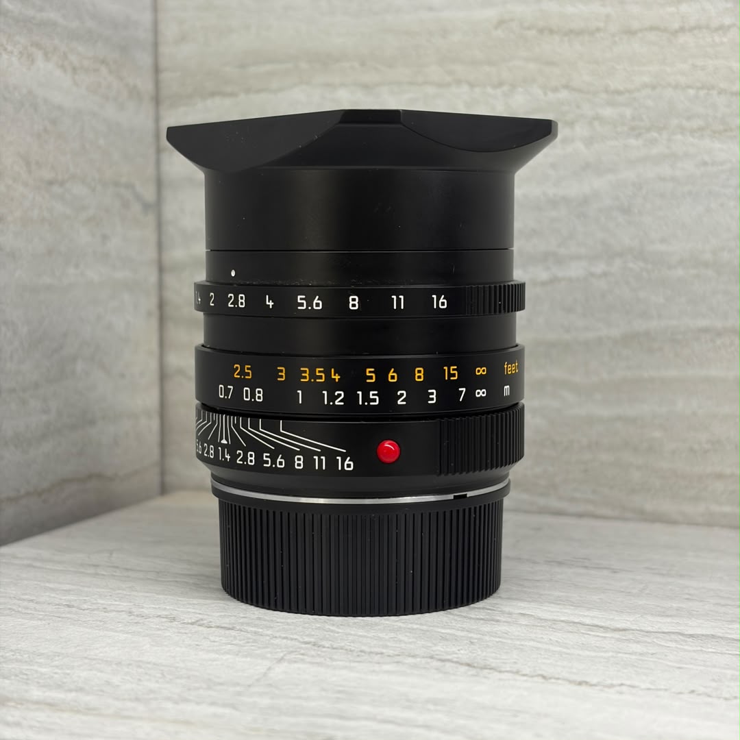 (Pre-Owned) 11663 LEICA SUMMILUX 35MM F1.4 BLACK